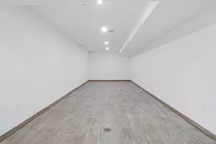 1011 E 221st St, Bronx, NY 10469 - Photo 16