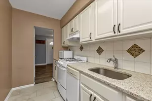 494 S Ocean Ave, Freeport, NY 11520 - Photo 10