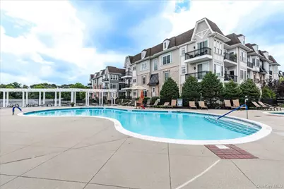 568 Pacing Way #568, Westbury, NY 11590 - Photo 20