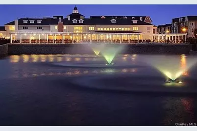 568 Pacing Way #568, Westbury, NY 11590 - Photo 16