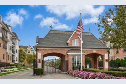 568 Pacing Way #568, Westbury, NY 11590 - Photo 34