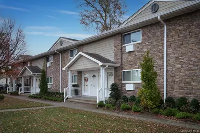 80 Friendly Court #FC80, Babylon, NY 11704 - Photo 2