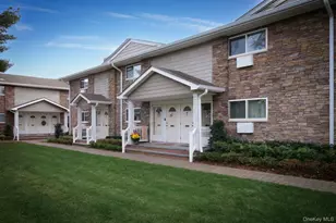 23 Friendly Ct, Babylon, NY 11704 - Photo 2