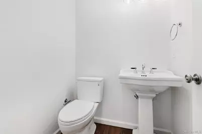 91-93 Henry Avenue #93, Harrison, NY 10528 - Photo 6