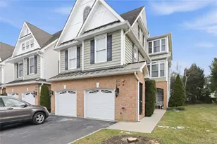 428 Trotting Ln, Westbury, NY 11590 - Photo 2