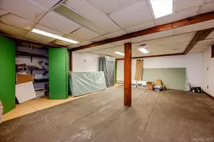 150 Park Ave, Hicksville, NY 11801 - Photo 16