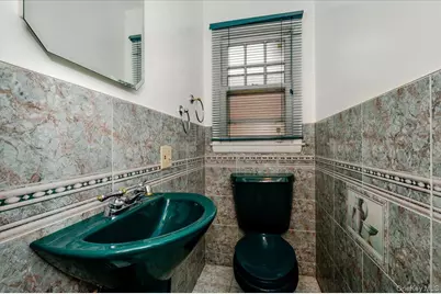 150 Park Avenue, Hicksville, NY 11801 - Photo 14