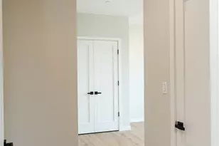 135 E Park Ave, Long Beach, NY 11561 - Photo 14