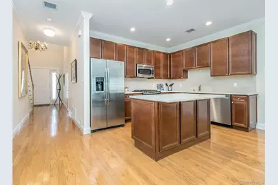 229 Miro Place #422, Port Washington, NY 11050 - Photo 4