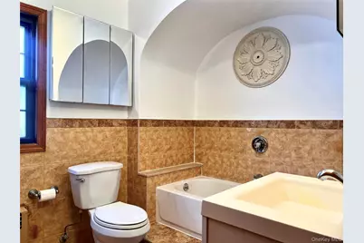 47-05 Utopia Parkway, Flushing, NY 11358 - Photo 14