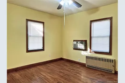 47-05 Utopia Parkway, Flushing, NY 11358 - Photo 10