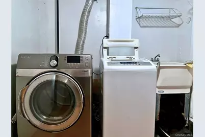 47-05 Utopia Parkway, Flushing, NY 11358 - Photo 20