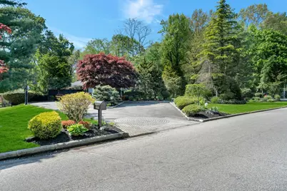 2 Yukon Drive, Woodbury, NY 11797 - Photo 2