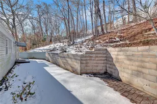 81 Oakside Rd, Smithtown, NY 11787 - Photo 4