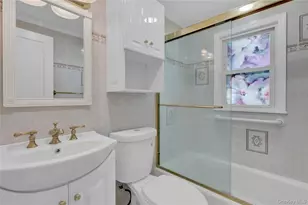 81 Oakside Rd, Smithtown, NY 11787 - Photo 12