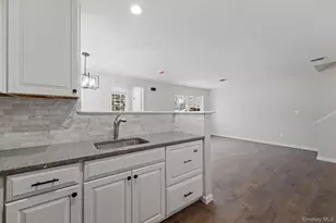 1004 Cypress Ct, Highland Mills, NY 10930 - Photo 2