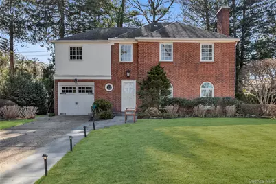 96 Quaker Ridge Road, Manhasset, NY 11030 - Photo 2