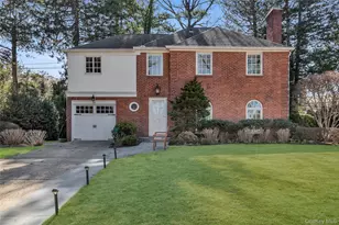 96 Quaker Ridge Rd, Manhasset, NY 11030 - Photo 2