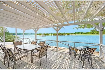 286 Towd Point Road, Southampton, NY 11968 - Photo 2