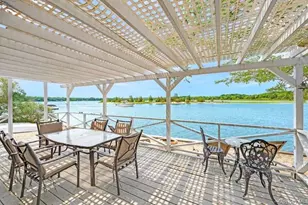 286 Towd Point Rd, Southampton, NY 11968 - Photo 2