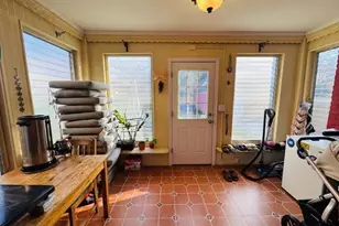 186-22 Avon Rd, Jamaica, NY 11432 - Photo 12