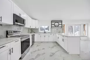 73 Maple Ave, Shirley, NY 11967 - Photo 12