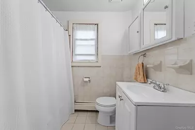 42 Driving Park Avenue, Lynbrook, NY 11563 - Photo 16