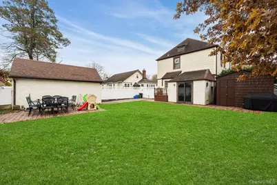 42 Driving Park Avenue, Lynbrook, NY 11563 - Photo 22