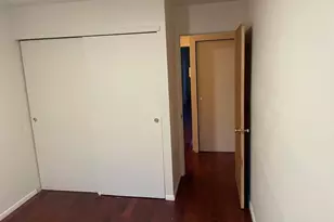 7 Dune Ct, Bronx, NY 10473 - Photo 10