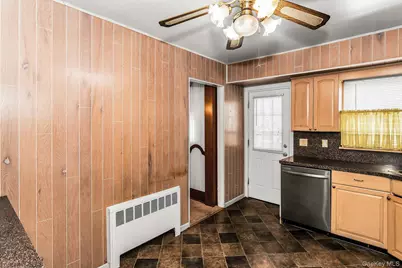 562 Arcadian Avenue, Valley Stream, NY 11580 - Photo 8