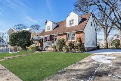 562 Arcadian Avenue, Valley Stream, NY 11580 - Photo 2