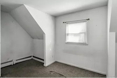 562 Arcadian Avenue, Valley Stream, NY 11580 - Photo 20