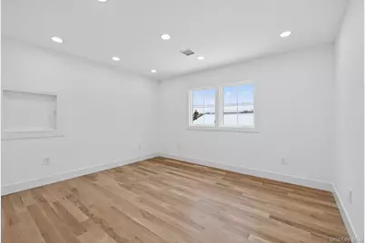 92 Kings Walk, Massapequa Park, NY 11762 - Photo 20