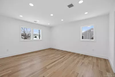 92 Kings Walk, Massapequa Park, NY 11762 - Photo 18