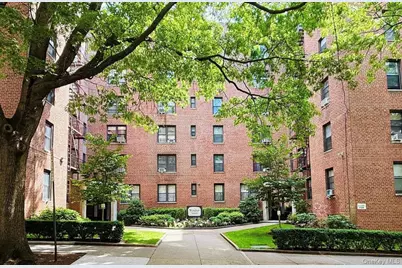 2 Windsor Terrace #4C, White Plains, NY 10601 - Photo 1