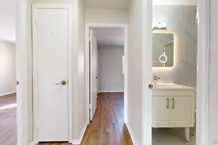 110-41 62nd Dr, Forest Hills, NY 11375 - Photo 10