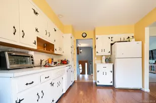 4 Manchester Dr, Bethpage, NY 11714 - Photo 8