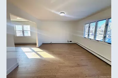 225 Cleveland Avenue, Mineola, NY 11501 - Photo 2