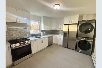 225 Cleveland Avenue, Mineola, NY 11501 - Photo 6