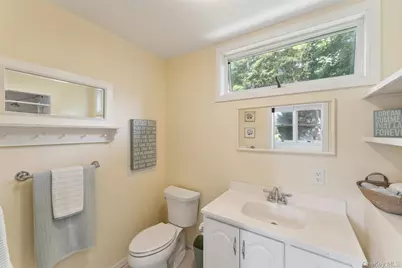 695 Main Street, Westhampton Beach, NY 11978 - Photo 20