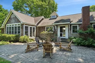 695 Main St, Westhampton Beach, NY 11978 - Photo 2