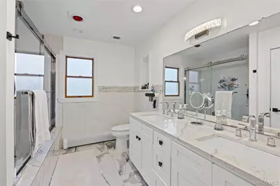 8 Willow Road, New Hyde Park, NY 11040 - Photo 18