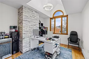 8 Willow Rd, New Hyde Park, NY 11040 - Photo 20