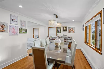 8 Willow Road, New Hyde Park, NY 11040 - Photo 8