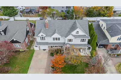 8 Willow Road, New Hyde Park, NY 11040 - Photo 30