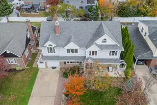 8 Willow Rd, New Hyde Park, NY 11040 - Photo 30