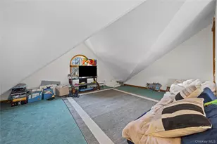 8 Willow Rd, New Hyde Park, NY 11040 - Photo 22