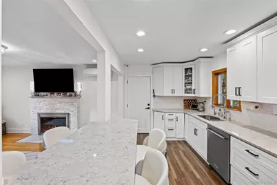 8 Willow Road, New Hyde Park, NY 11040 - Photo 6