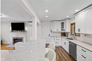 8 Willow Rd, New Hyde Park, NY 11040 - Photo 6