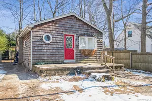 123 Lynbrook Dr, Mastic Beach, NY 11951 - Photo 2